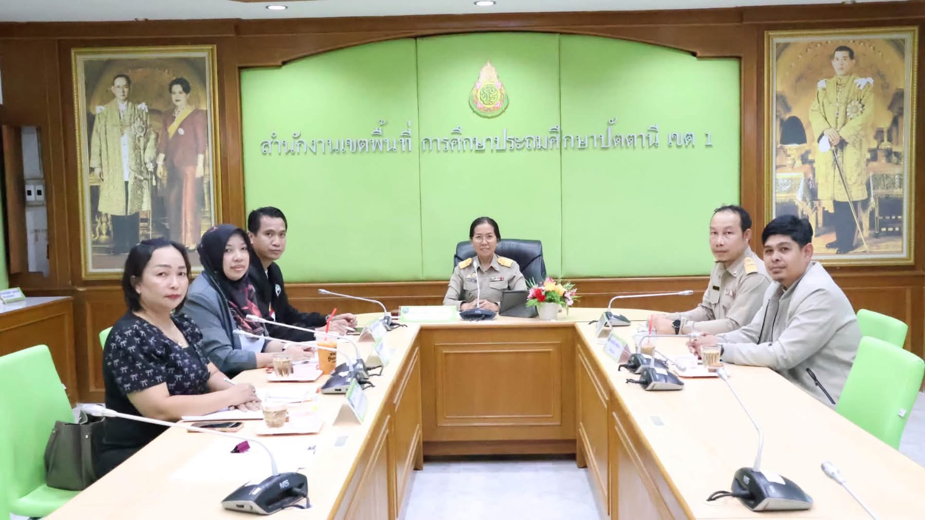 ปัตตานี เขต 1 นำทีมประชุมเตรียมความพร้อมอบรมเทคนิคการเขียนผลงาน มุ่งยกระดับคุณภาพสู่รางวัลดีเด่น