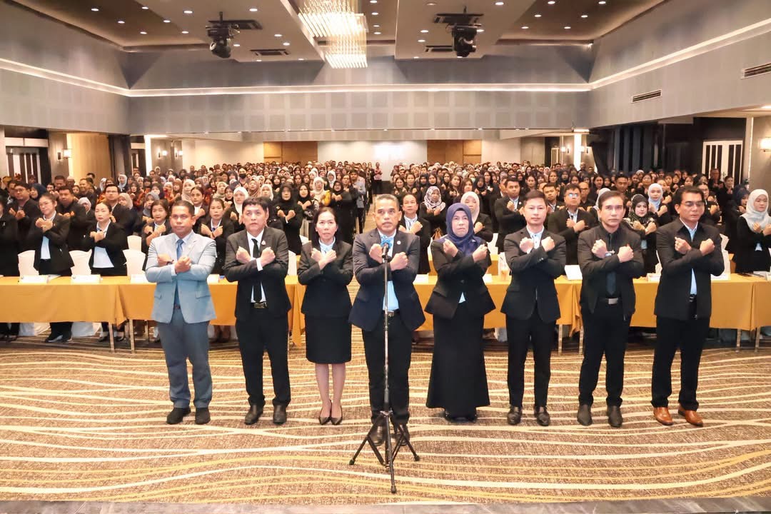 ลงพื้นที่พบปะเพื่อนครู “สัญจร 69” ในพื้นที่อำเภอเมืองปัตตานี และส่งเสริมความโปร่งใสในสำนักงาน เขตพื้นที่การศึกษา