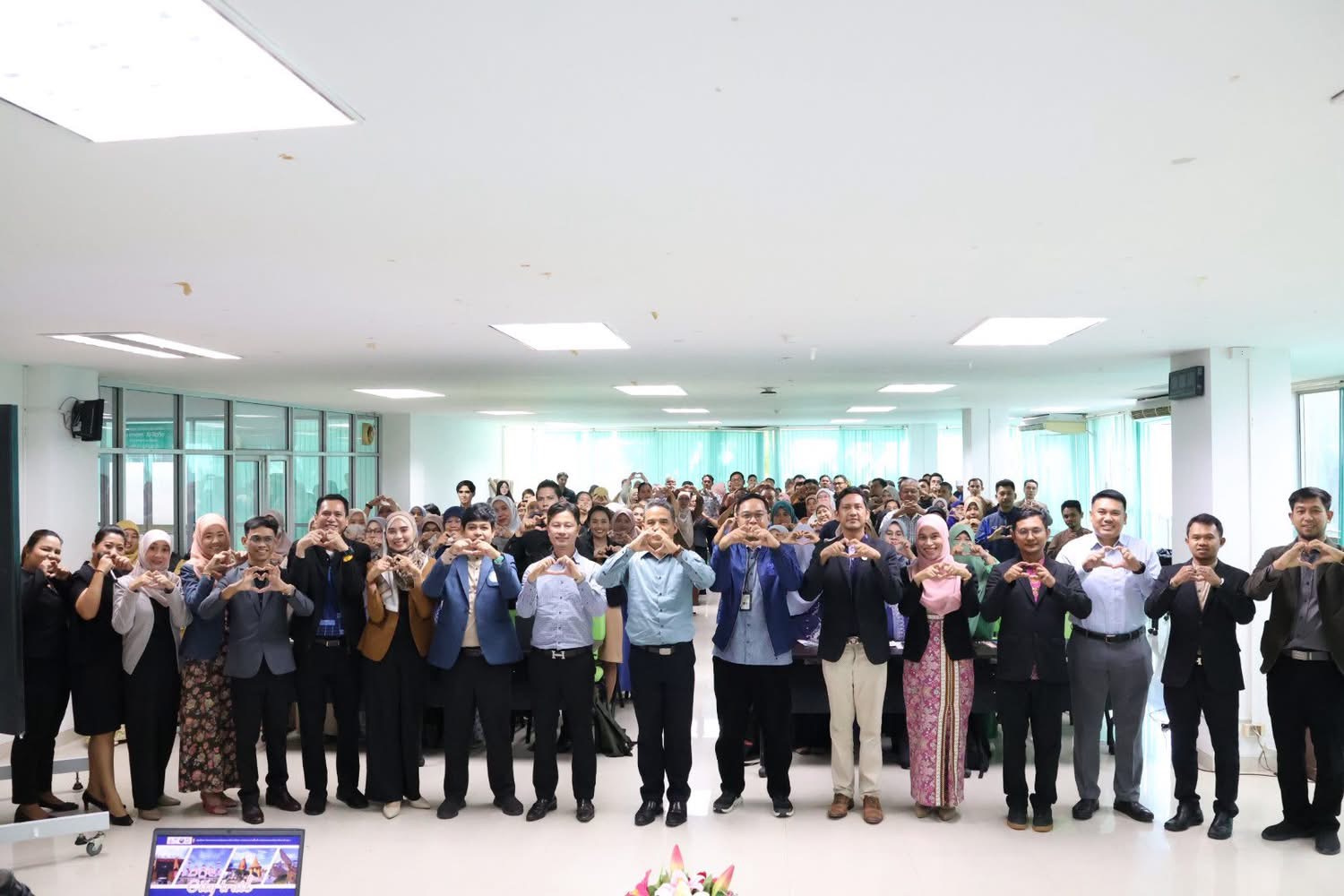 การอบรมเชิงปฏิบัติการจัดทำหน่วยการจัดการเรียนรู้ประวัติศาสตร์ท้องถิ่น ด้วยนวัตกรรมเดินเมืองย้อนรอยประวัติศาสตร์ (City trail)
