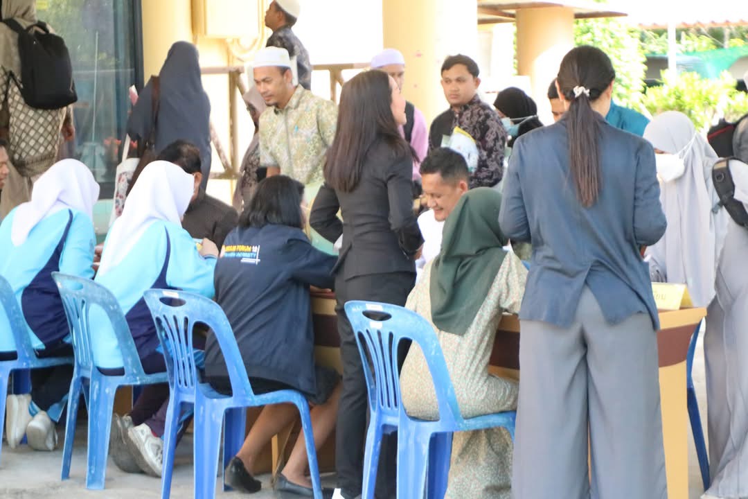 สพป.ปัตตานี เขต 1 รับรายงานตัว “ครูผู้ช่วย” (ลูกจ้างชั่วคราว) ยกระดับบุคลากรจากจ้างเหมาบริการ สู่ความมั่นคงในวิชาชีพ